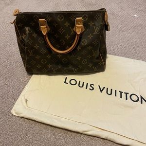 Authentic LV Speedy 30 in monogram print mint condition  smoke free pet free